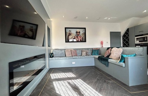 South Shore Apartment | Olivia Rose Suite by Sasco
