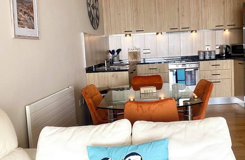 Westleigh Apartment | On The Beach! Village Located. Outstanding Sea Views from Master Bedroom Lounge