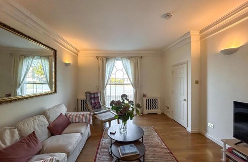 Surrey Docks Apartment | On The Thames