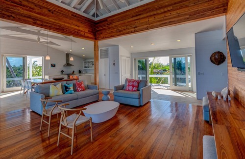 Hope Town House | One Fish Two Fish - Oceanfront Elegant Oasis Retreat on the Quiet North End