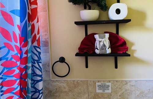 Rock Sound Apartment | Only 3 minutes from the historic Ocean Hole! Perfect 2 bedroom getaway!