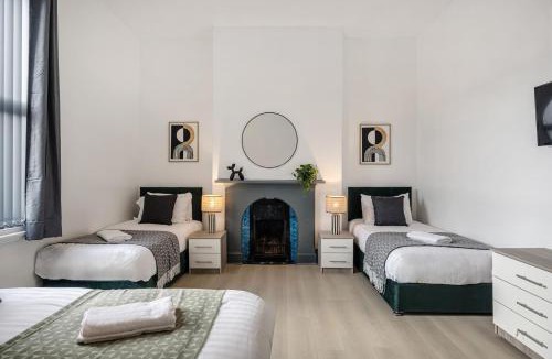 Liverpool House | Onslow House - Air Host & Stay - 5 bed, Sleeps 14