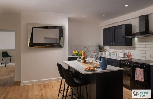 Bont Newydd House | Orchard Cottage and Hot Tubs