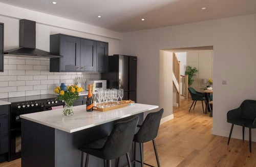 Bont Newydd House | Orchard Cottage and Hot Tubs