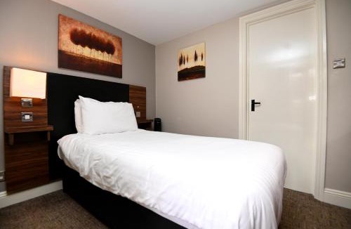 New Forest District Hotel | Original White Hart, Ringwood by Marston's Inns
