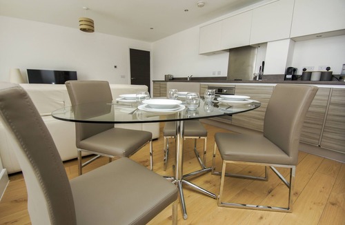 Kemptown Cottage | Orion Marina Sea View Parking by Brighton Holiday Lets