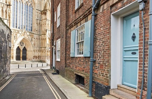 York House | Outstanding historic townhouse in city centre next to York Minster (sleeps 2-8)