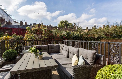 Brompton & Hans Town Apartment | Ovington Gardens - Three Bedroom Apartment, Sleeps 6