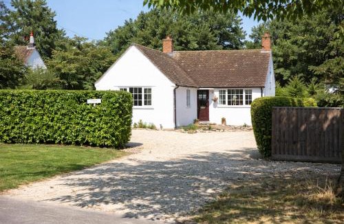 Wheatley House | Oxford Cottage in Wheatley - Parking & Garden