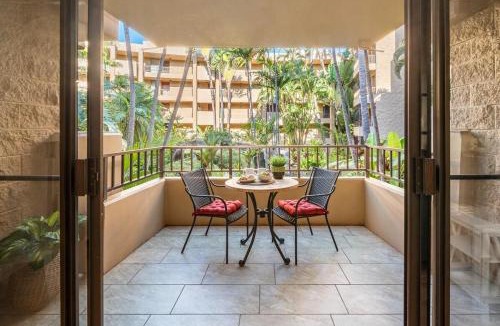 Downtown Lahaina House | Paki Maui 217 · PM 217 Cozy 1BR Oceanfront Condo w Pool