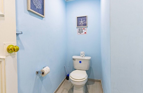 Gambier Apartment | Palms Cottage at Viking Hill Resort with Pool