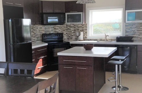 George Town House | Panoramic ocean view luxury villa with pool, few minutes walk to Palm Bay Beach