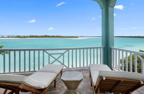 Great Exuma House | Panoramic Ocean Views, Private Beach, Dock, Pickleball, and Housekeeping