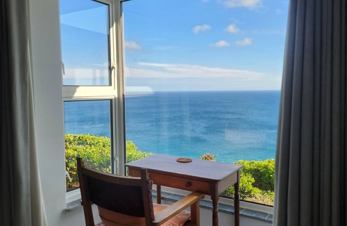 St. Levan House | Panoramic sea views, overlooking the beach – on the South West Coast Path