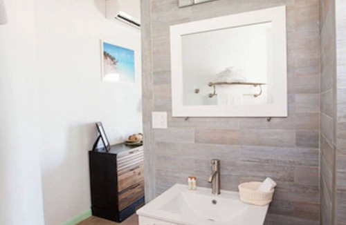 Rokers Point Hotel | Paradise Bay