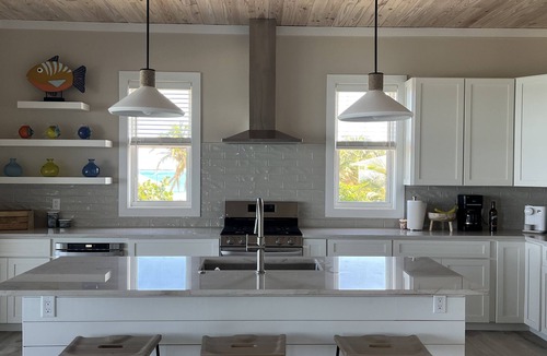 Green Turtle Cay House | Paradise Beach House a new 4 bedroom beachfront house with pool