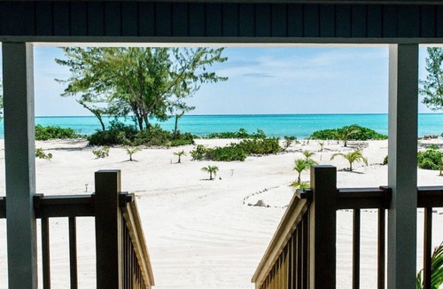 Kemps Bay House | Paradise Beach Main House Beachfront on South Andros Pool, Beach Cabana