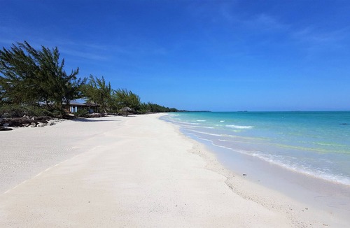 Kemps Bay House | Paradise Beach South Andros