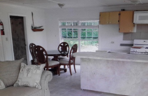 Andros Town Cottage | PARADISE CREEK COTTAGES