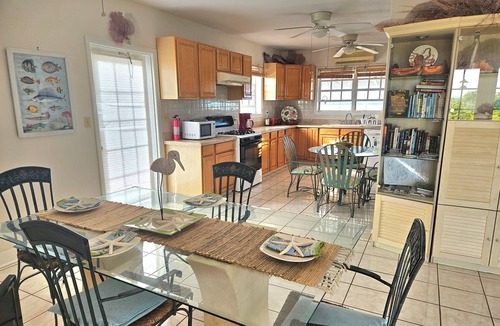 George Town House | PARADISE.Lovely&affordable - bonefishing, beaches/town/360 view, 95 5 stars