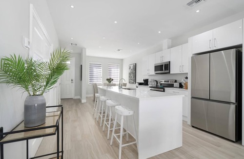 Nassau Villa | Paradise Palm Villa, A Luxury Villa across from the Beach in Palm Cay, Nassau