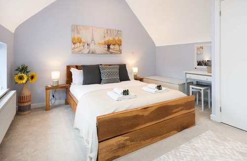 Marlow House | Pass the Keys | Central Marlow townhouse with private parking