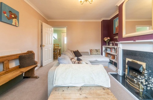 Richmond-upon-Thames House | Pass the Keys | Comfortable 2bedroom home with free parking