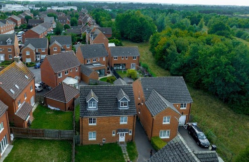 Hatfield House | Pass the Keys | Spacious 4-Bedroom Home | Prime Hatfield Location