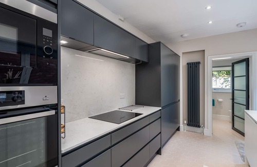 St Albans House | Pass the Keys | Stunning 3 Bedroom Townhouse in Central St Albans