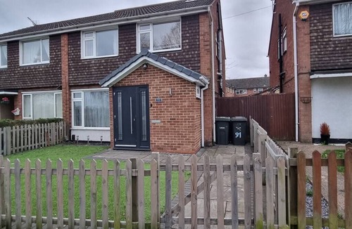 Luton House | Pastures Way House - Lovely and Spacious 4 Bed House near L & D Hospital