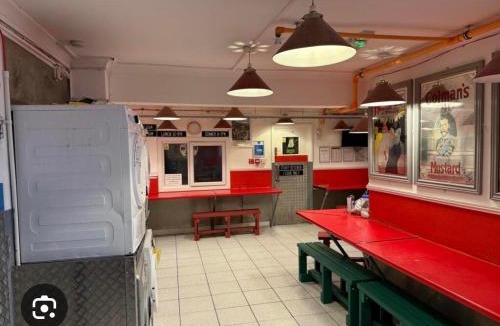 Southall Broadway Hostel | Pay and Sleep