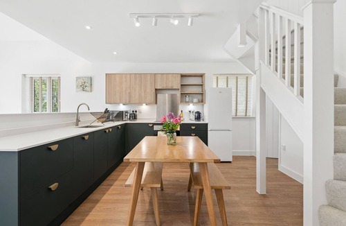 Stokenchurch House | Peaceful Farm Stay Escape in Buckinghamshire - Pass the Keys