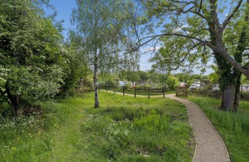 Stokenchurch House | Peaceful Farm Stay Escape in Buckinghamshire - Pass the Keys