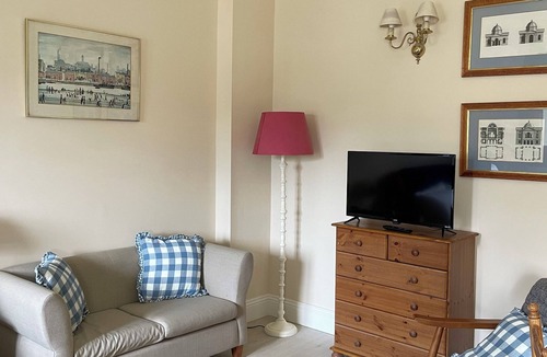 Shipton Oliffe Apartment | Peaceful Studio in the middle of the Cotswold Countryside. Perfect Getaway.