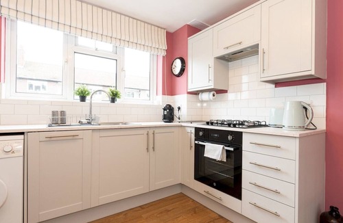 Kew Apartment | Peaceful, zen apartment with parking, Kew, London - Pass the Keys