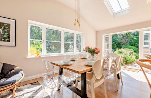 Whitsbury House | Pear Tree Cottage Thatched 4 Bed Luxury Home with Hot Tub