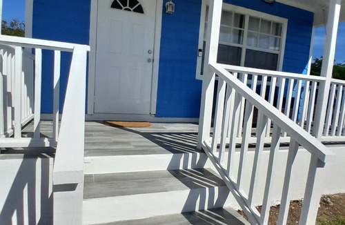 Cartwright Cottage | Pedrini Cottages - Newly renovated with AC and WiFi in beautiful Long Island.