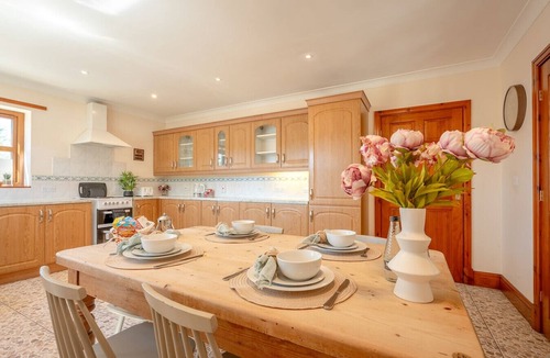 Fence House | Pendle View Gatehouse – Lakeside Stay in the Ribble Valley