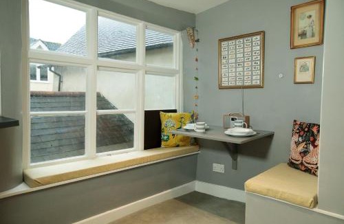 Ludwel House | Pepper House Rooms - shared facilities - pet friendly