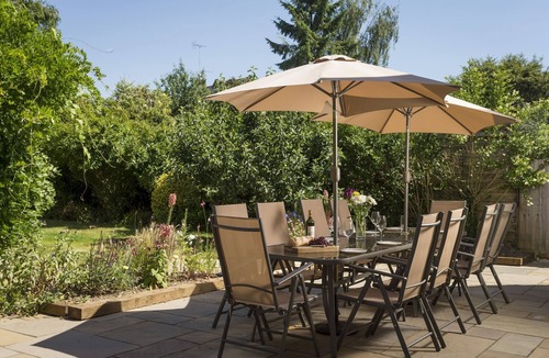 Bourton-on-the-Water House | Perfectly located within the heart of this beautiful Cotswold village of Bourton-on-the-Water