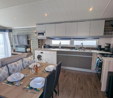 Milford on Sea House | Pet friendly Holiday Home located at 5 Star award winning Shorefield Country Park - within walking distance to Milford on sea Beach