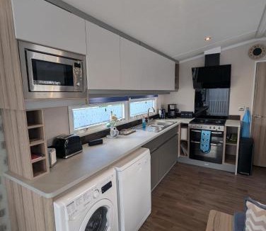Milford on Sea House | Pet friendly Holiday Home located at 5 Star award winning Shorefield Country Park - within walking distance to Milford on sea Beach
