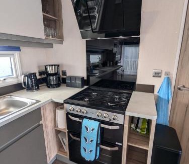 Milford on Sea House | Pet friendly Holiday Home located at 5 Star award winning Shorefield Country Park - within walking distance to Milford on sea Beach