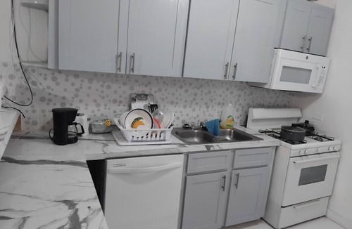 Nassau House | PET Friendly, Remodel, Spacious and Cozy Villa in Delightful Nassau.
