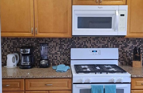 Rainbow Bay Cottage | Peyton’s Place….is the place to be!