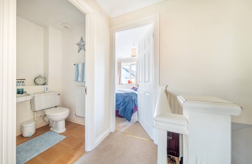 Maidenhead House | Pierocks Wickets, Free Parking, Hot tub and WI-FI