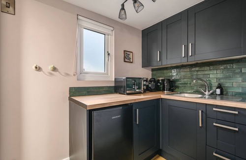 Abbess Roding Cabin | Pilgrim - a holiday let that sleeps 2 guests in 1 bedroom
