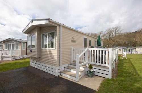 Milford on Sea House | Pineview Retreat