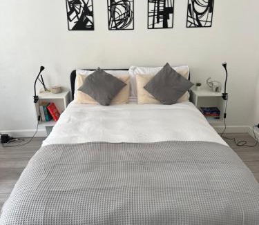 Glyndon Apartment | Plumstead one bed studio flat