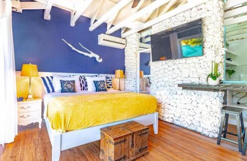 Gambier Apartment | Pool Cottage at Viking Hill - Love Beach